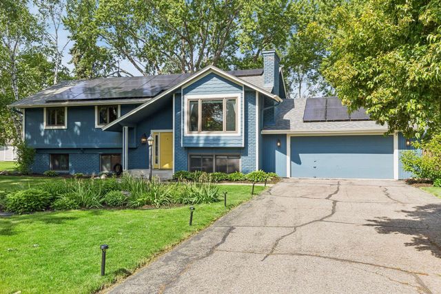 405 Merrimac Lane N, Plymouth, MN 55447