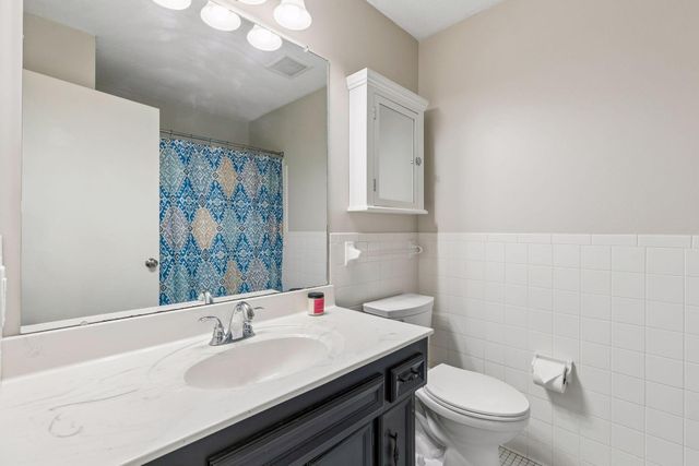 405 Merrimac Lane N, Plymouth, MN 55447