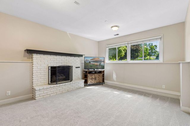405 Merrimac Lane N, Plymouth, MN 55447