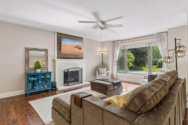405 Merrimac Lane N, Plymouth, MN 55447
