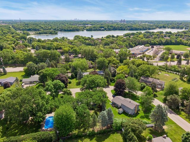 405 Merrimac Lane N, Plymouth, MN 55447