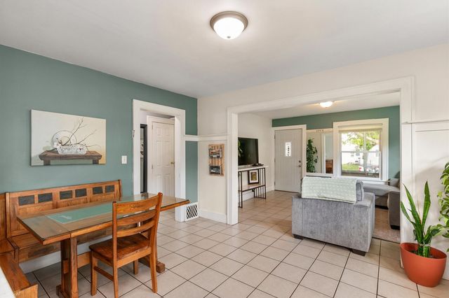2206 E 13th Street, Des Moines, IA 50316
