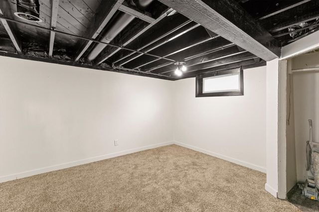 2206 E 13th Street, Des Moines, IA 50316