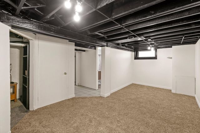 2206 E 13th Street, Des Moines, IA 50316