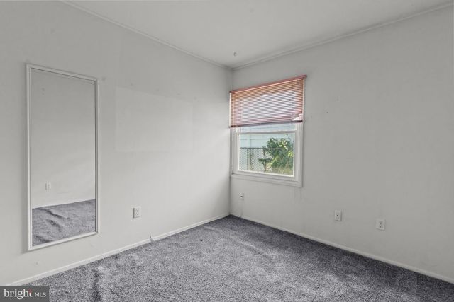 14 VISTA RD, Levittown, PA 19057