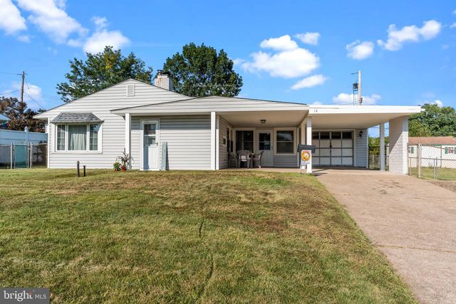 14 VISTA RD, Levittown, PA 19057