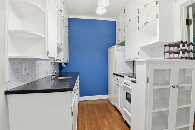 2121 James M Wood Boulevard 322, Los Angeles, CA 90006