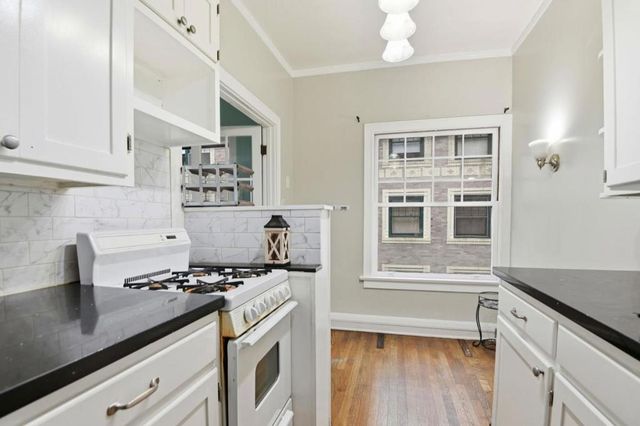 2121 James M Wood Boulevard 322, Los Angeles, CA 90006