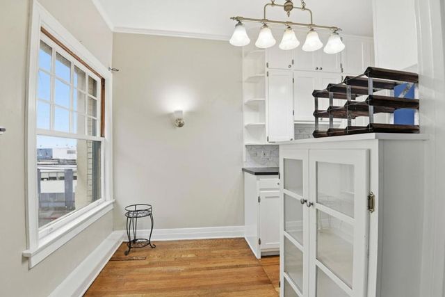 2121 James M Wood Boulevard 322, Los Angeles, CA 90006