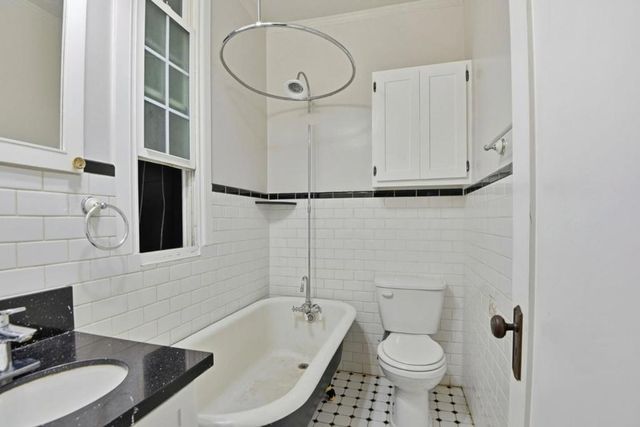 2121 James M Wood Boulevard 322, Los Angeles, CA 90006