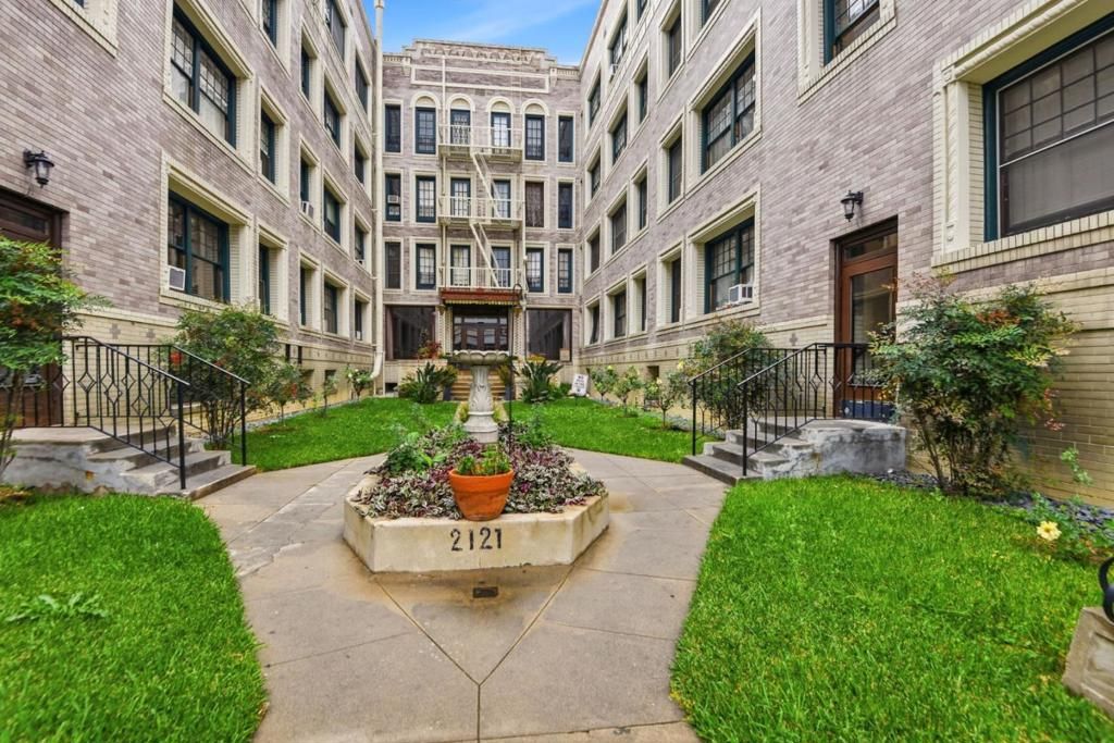 2121 James M Wood Boulevard 322, Los Angeles, CA 90006