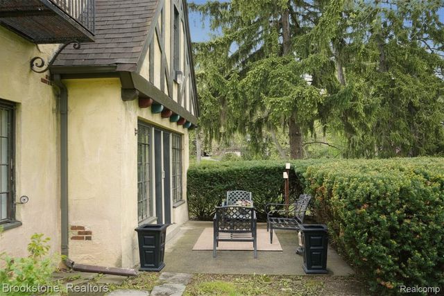 1840 Hampden Road, Flint, MI 48503