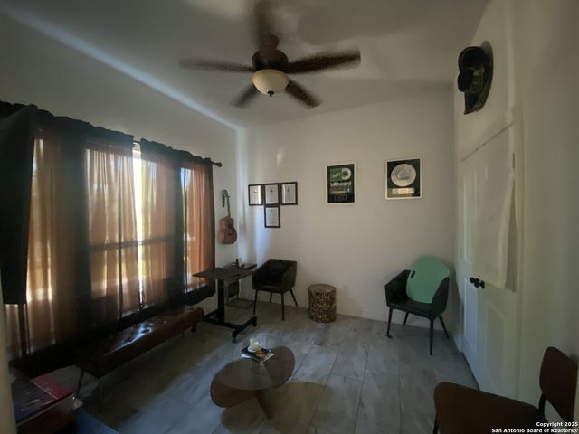 3731 Flyn Y, San Antonio, TX 78253