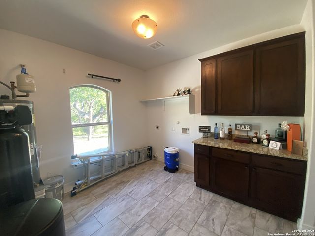 3731 Flyn Y, San Antonio, TX 78253