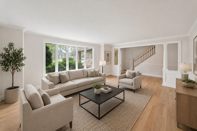 925 Lancaster Avenue, Downers Grove, IL 60516