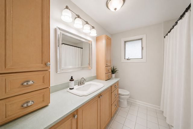 925 Lancaster Avenue, Downers Grove, IL 60516
