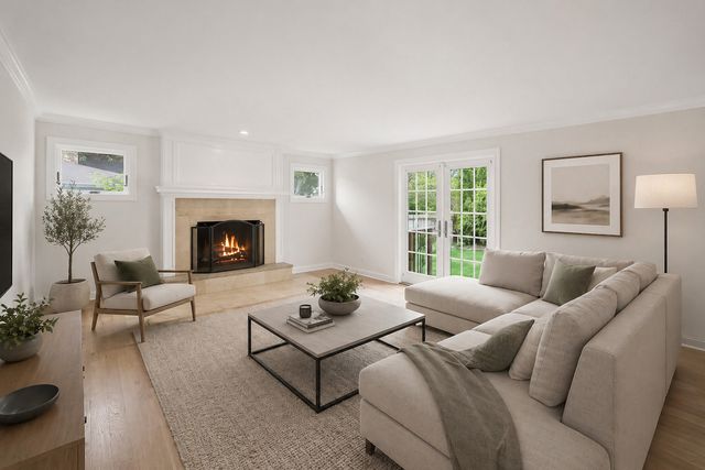 925 Lancaster Avenue, Downers Grove, IL 60516