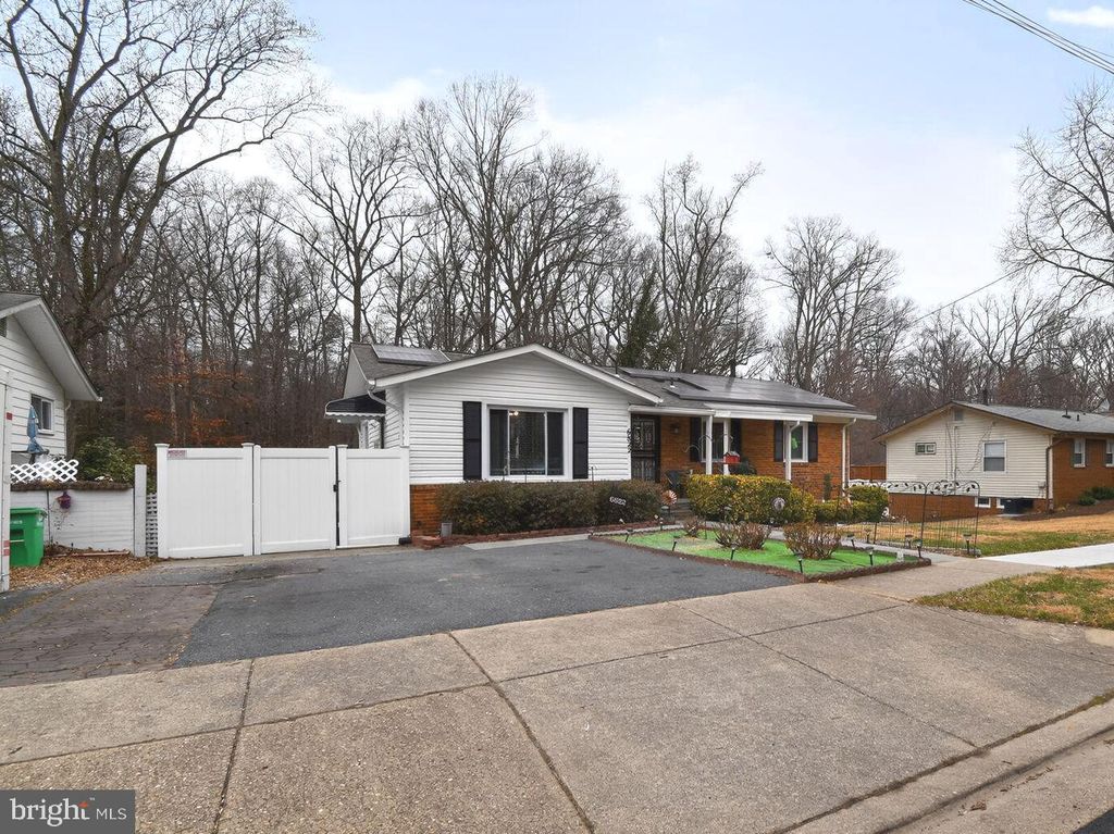 6822 NASHVILLE RD, Lanham, MD 20706