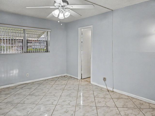 259 Windsor L, West Palm Beach, FL 33417