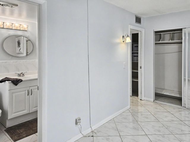 259 Windsor L, West Palm Beach, FL 33417