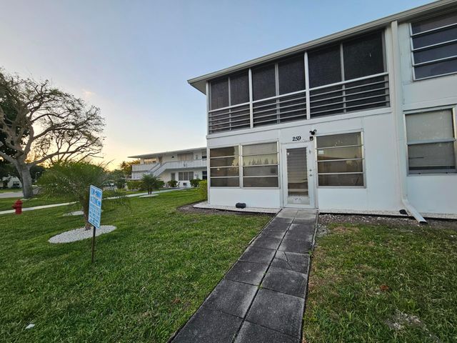 259 Windsor L, West Palm Beach, FL 33417