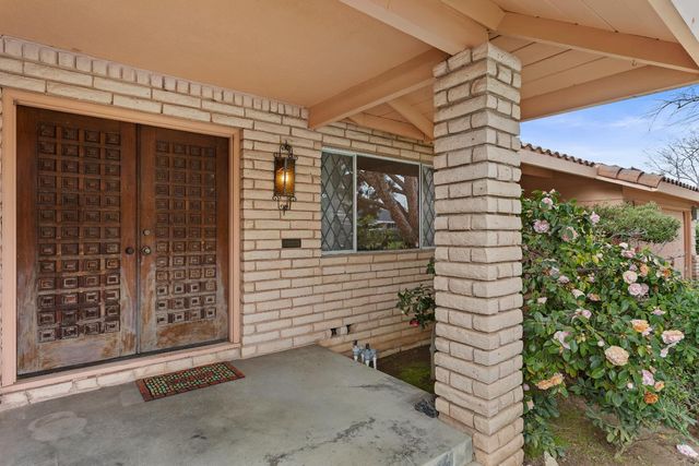 6140 Holstein Way, Sacramento, CA 95831