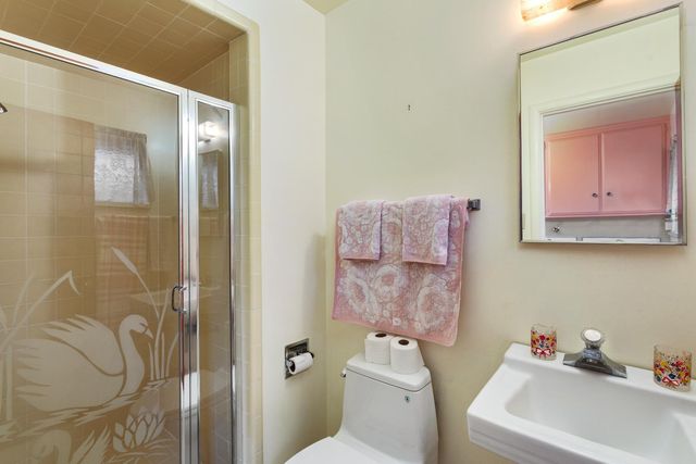 6140 Holstein Way, Sacramento, CA 95831