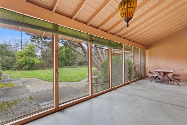 6140 Holstein Way, Sacramento, CA 95831