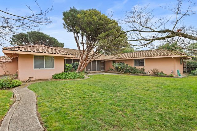 6140 Holstein Way, Sacramento, CA 95831