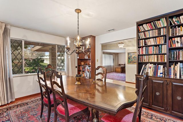 6140 Holstein Way, Sacramento, CA 95831