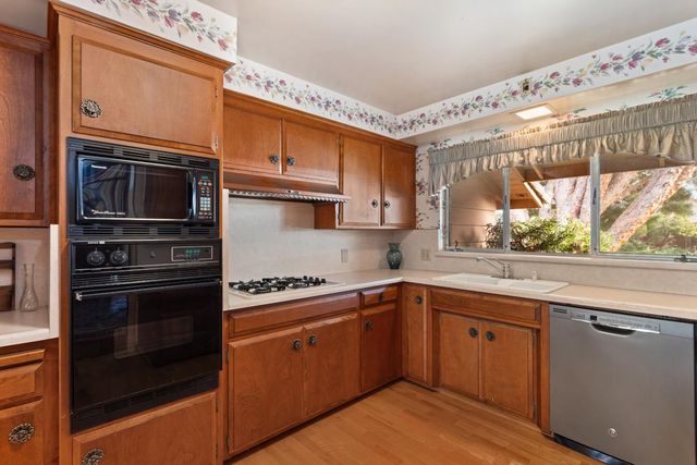 6140 Holstein Way, Sacramento, CA 95831