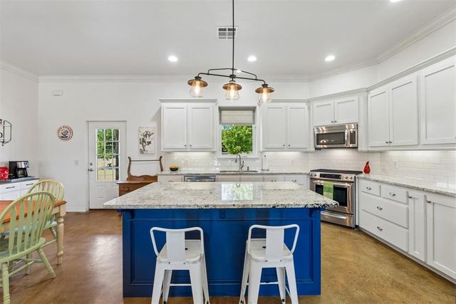 516 S Portland Avenue, Newcastle, OK 73065