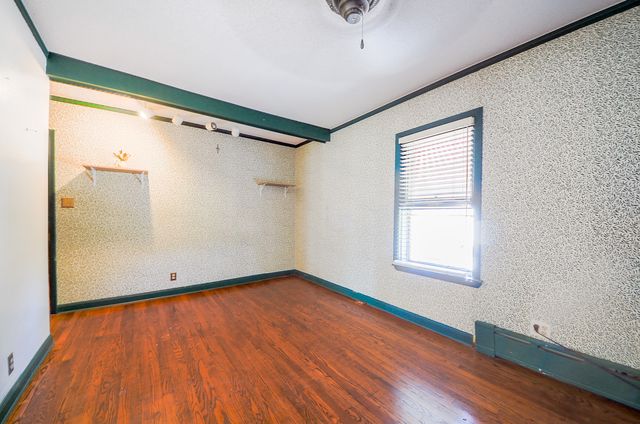 221 W Courtland Street, Mundelein, IL 60060