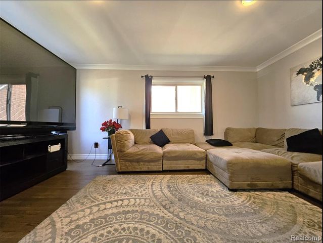 16830 S Stephens Drive, Eastpointe, MI 48021