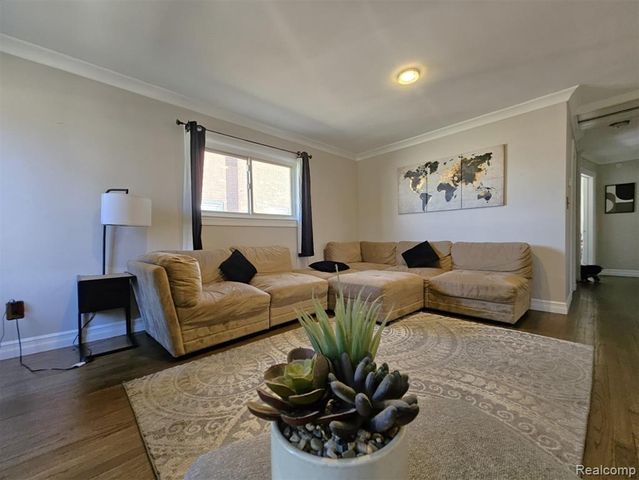 16830 S Stephens Drive, Eastpointe, MI 48021