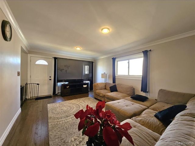 16830 S Stephens Drive, Eastpointe, MI 48021