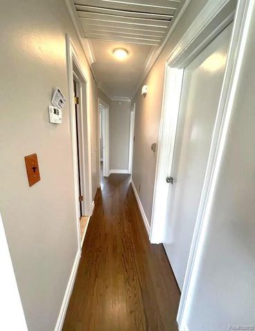 16830 S Stephens Drive, Eastpointe, MI 48021