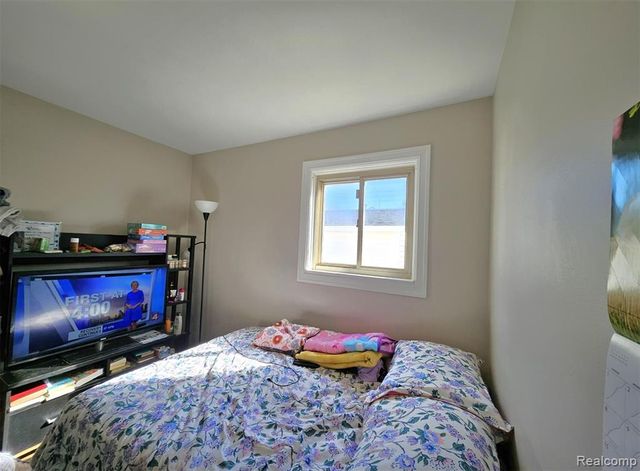 16830 S Stephens Drive, Eastpointe, MI 48021