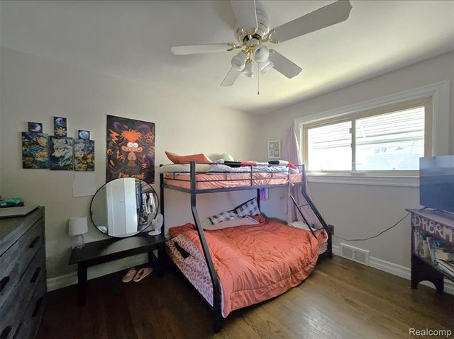 16830 S Stephens Drive, Eastpointe, MI 48021