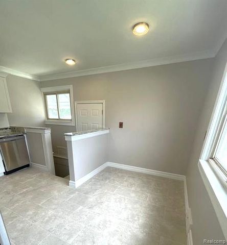 16830 S Stephens Drive, Eastpointe, MI 48021