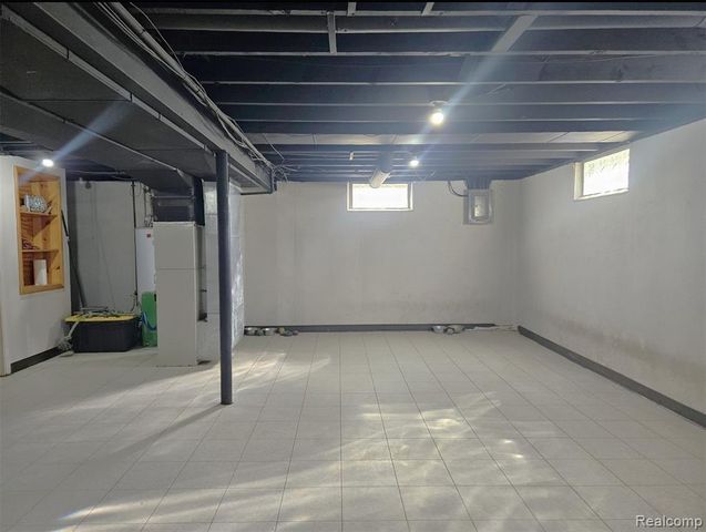 16830 S Stephens Drive, Eastpointe, MI 48021