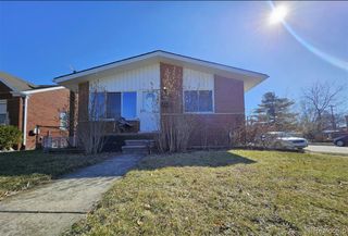 16830 S Stephens Drive, Eastpointe, MI 48021