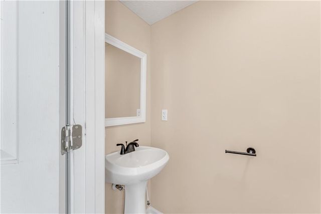 864 Windcroft Circle NW, Acworth, GA 30101