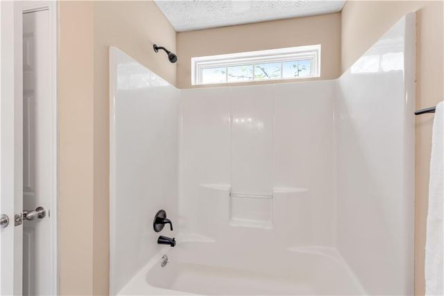 864 Windcroft Circle NW, Acworth, GA 30101