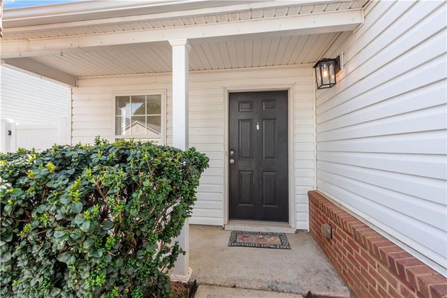 864 Windcroft Circle NW, Acworth, GA 30101