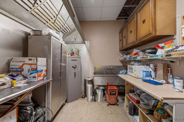 301 Hyde Park Boulevard, Niagara Falls, NY 14303