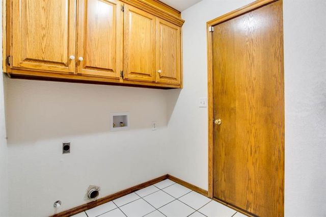 2814 Wildoak, Enid, OK 73701