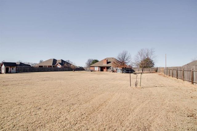 2814 Wildoak, Enid, OK 73701
