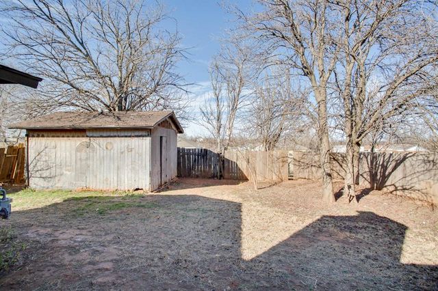 2814 Wildoak, Enid, OK 73701