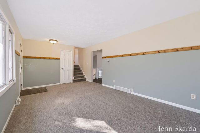 5543 Edgelawn Drive SE, Kentwood, MI 49508